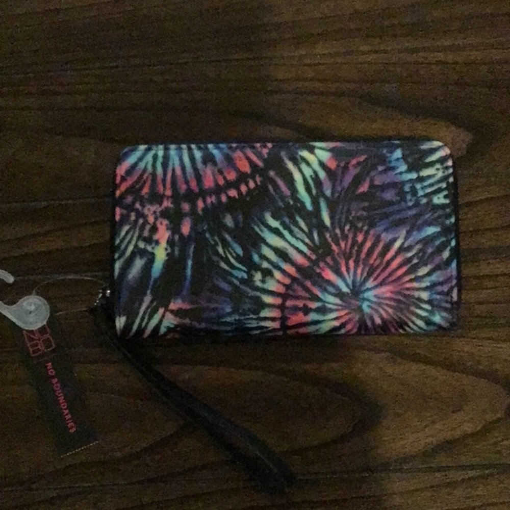 No Boundaries Wristlet Wallet - NWT